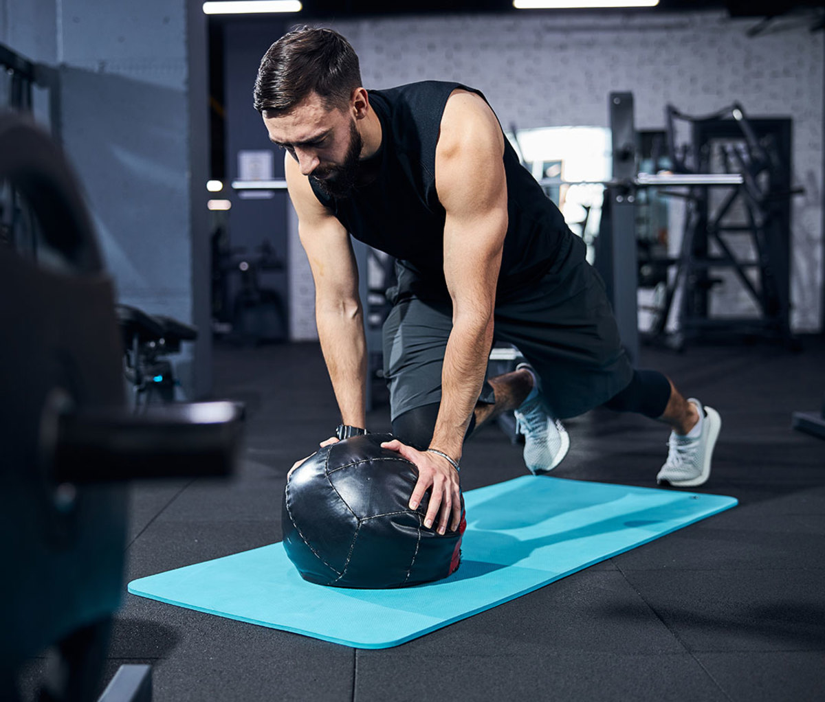 Chest and tricep workout - Med ball pushup - pharmafoodhealth