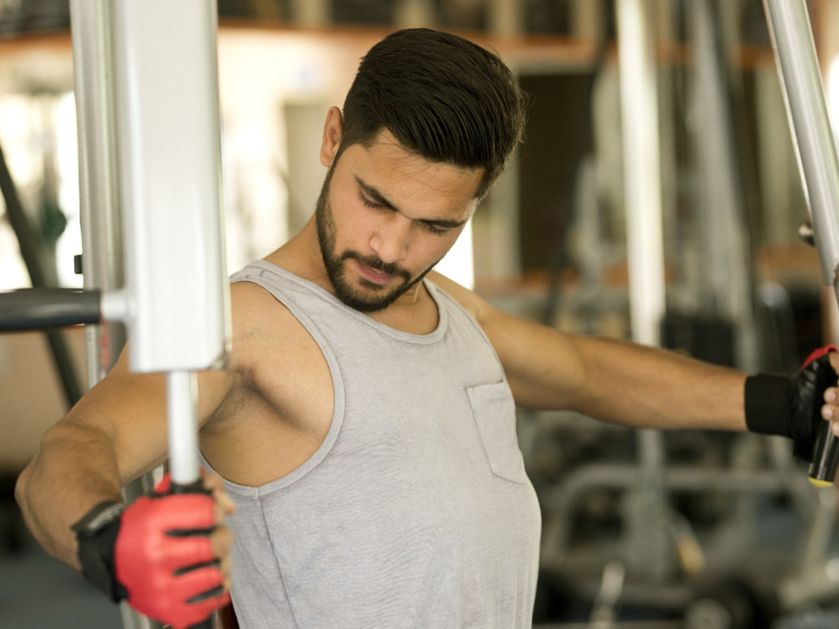 Chest and tricep workout Pec Deck - pharmafoodhealth